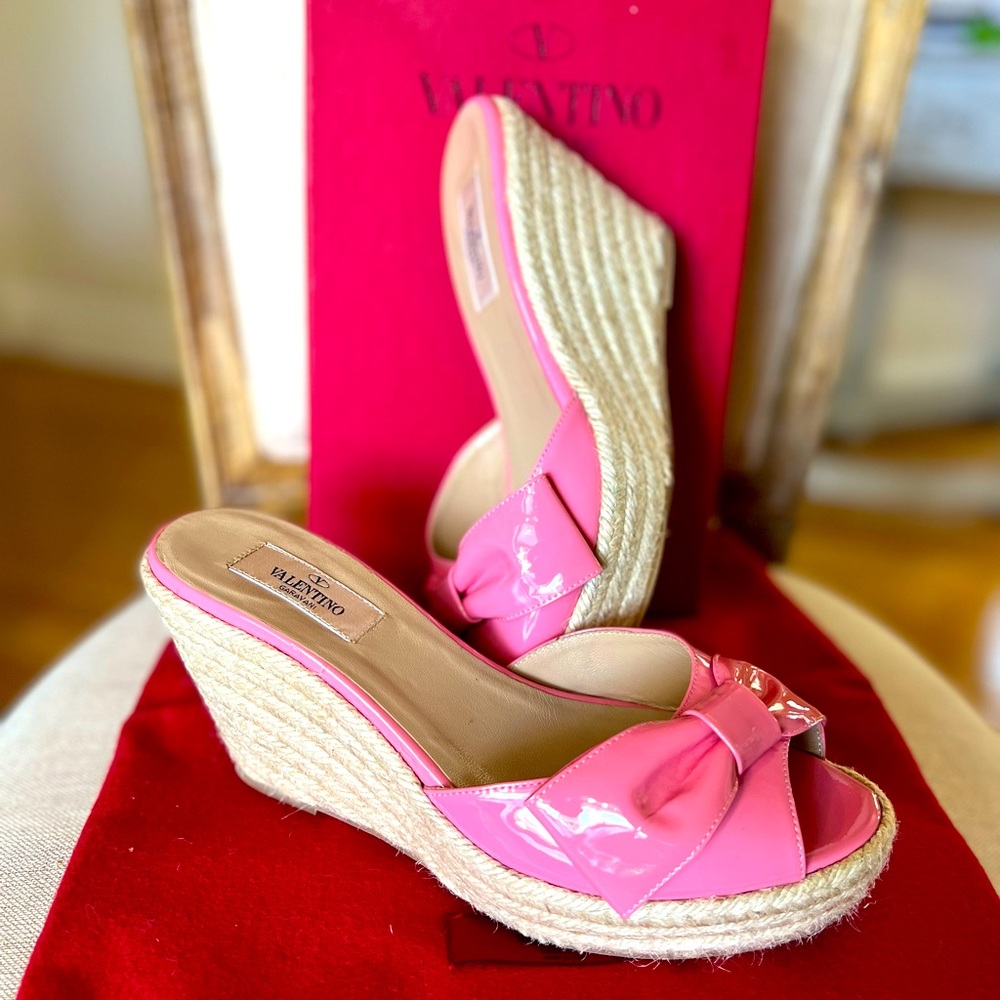 New in box pink Valentino slide on wedges